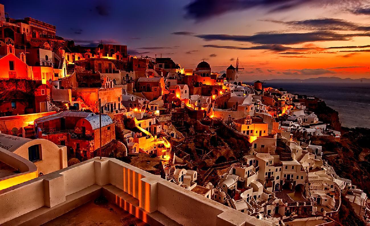 Santorini Sunset Desktop Wallpaper. TanukinoSippo
