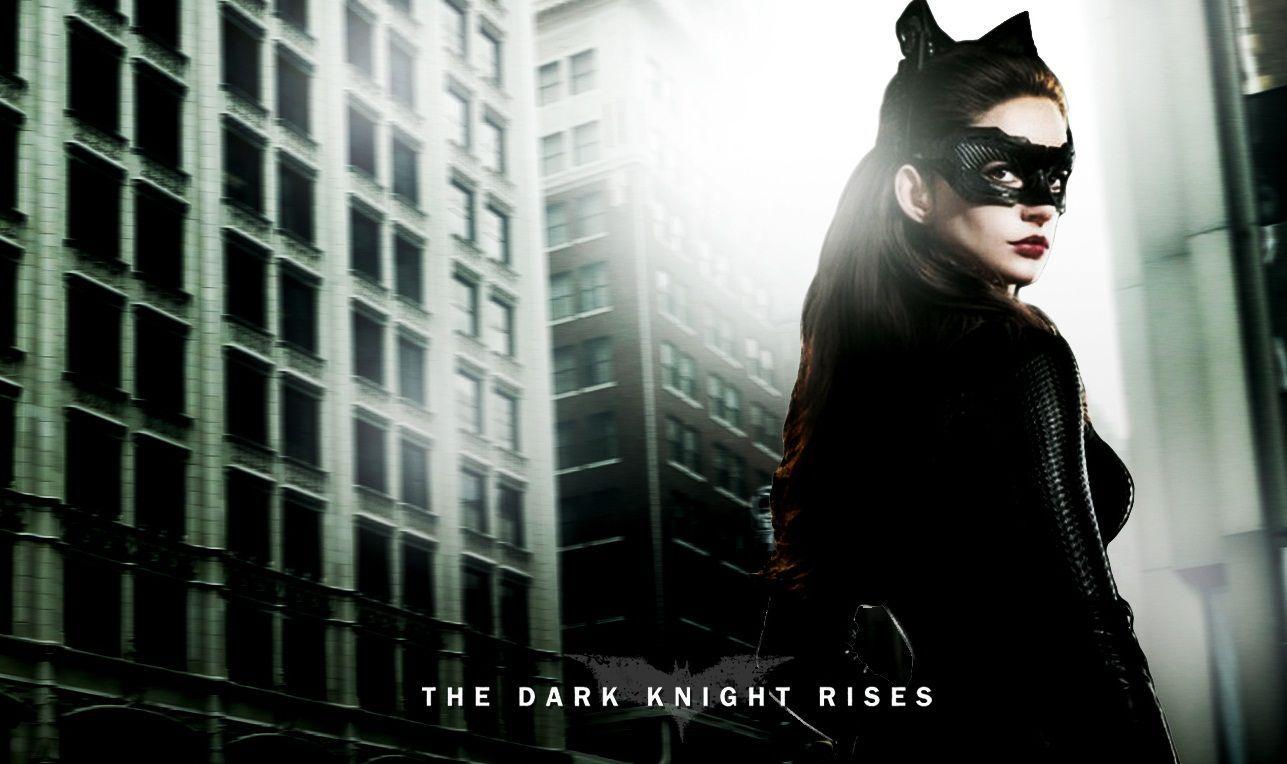 Sizzling Anne Hathaway Catwoman Wallpaper