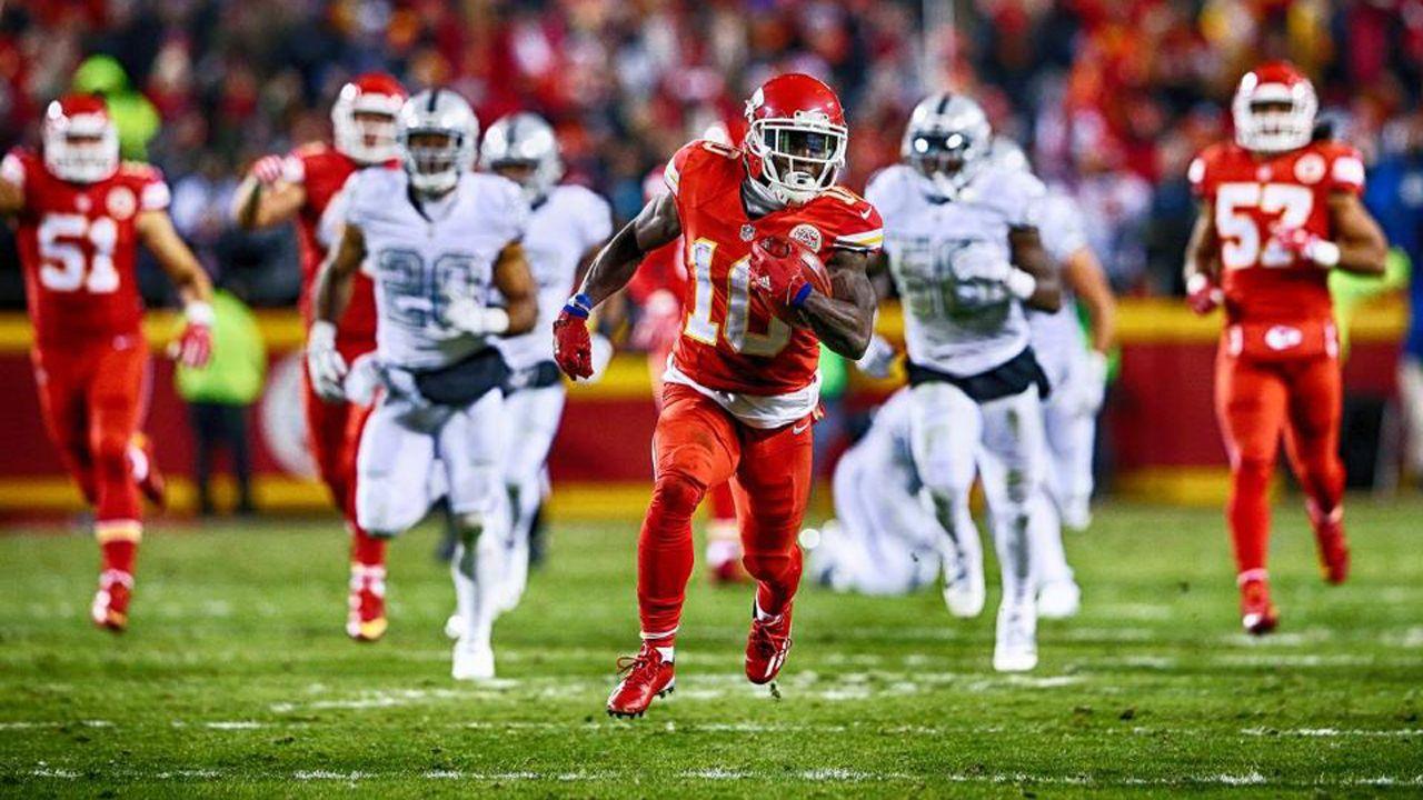 Alex Smith on Tyreek Hill: “He makes it easy to stay aggressive”