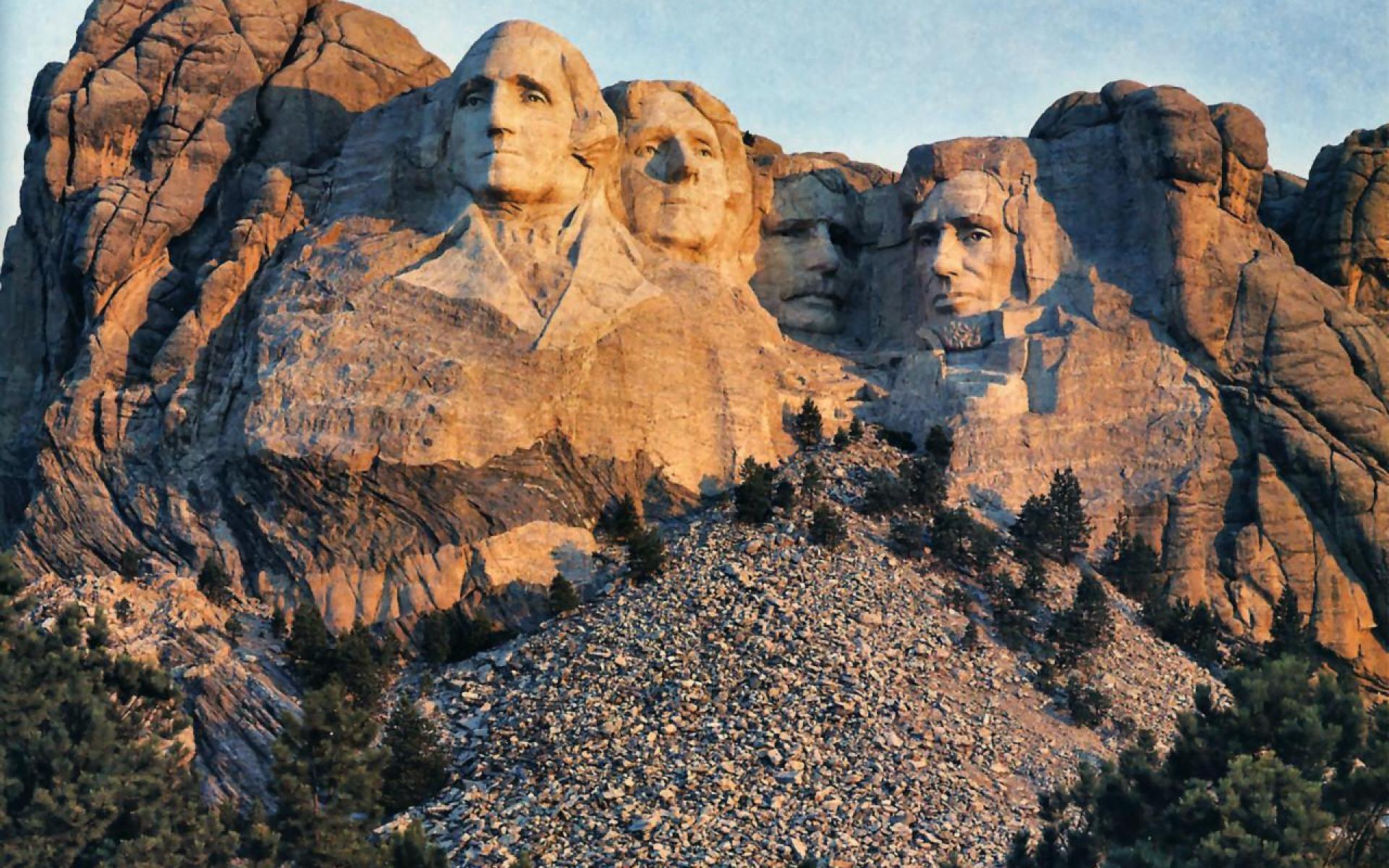 Mount Rushmore Photo by Eugenio Cerman on GoldWallpaper