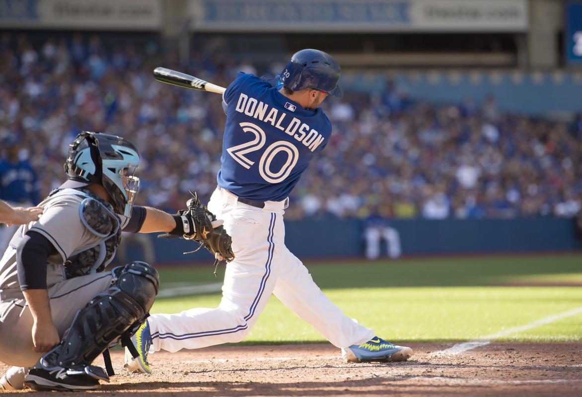 Donaldson hits 41st HR with 2 outs in 9th, Toronto tops Rays