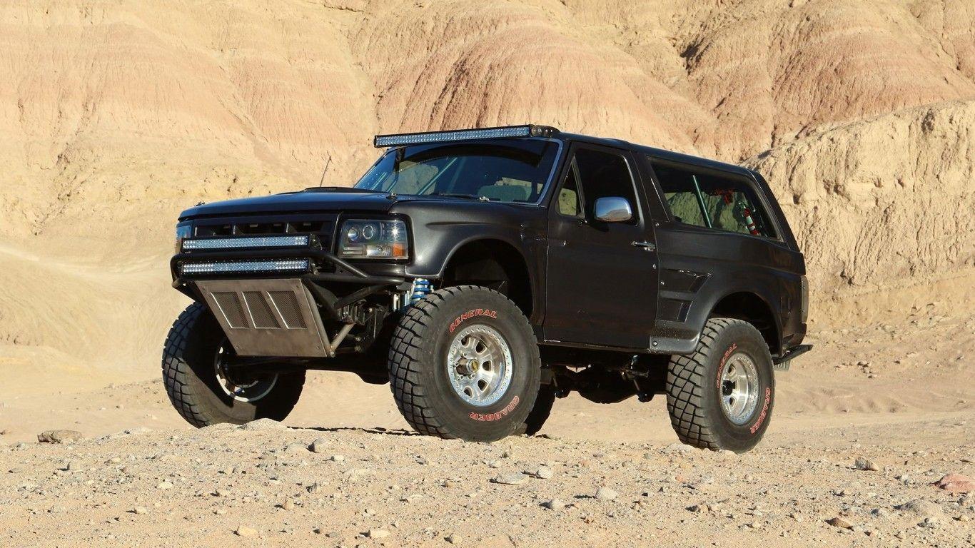 Download 1366x768 1992 Ford Bronco, 4x Suv, Cars Wallpaper