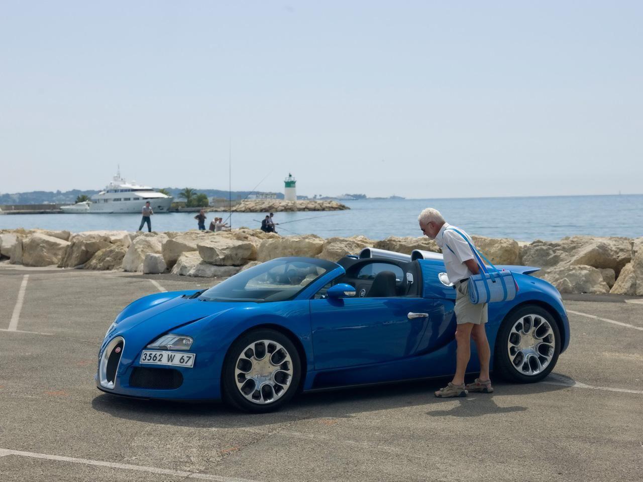 Bugatti Veyron 16.4 Grand Sport in Cannes Wallpaper