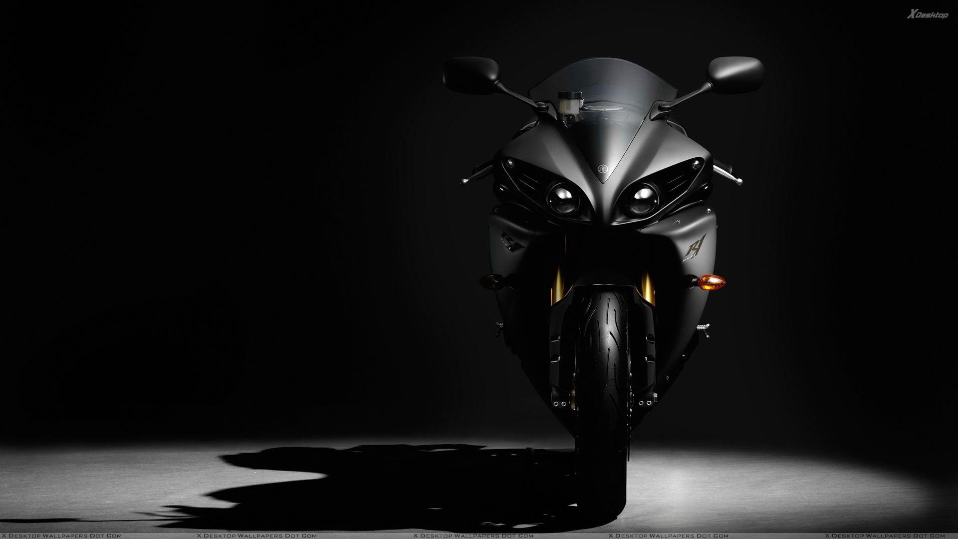 Yamaha YZF R1 Stylish Front Pose In Black Wallpaper