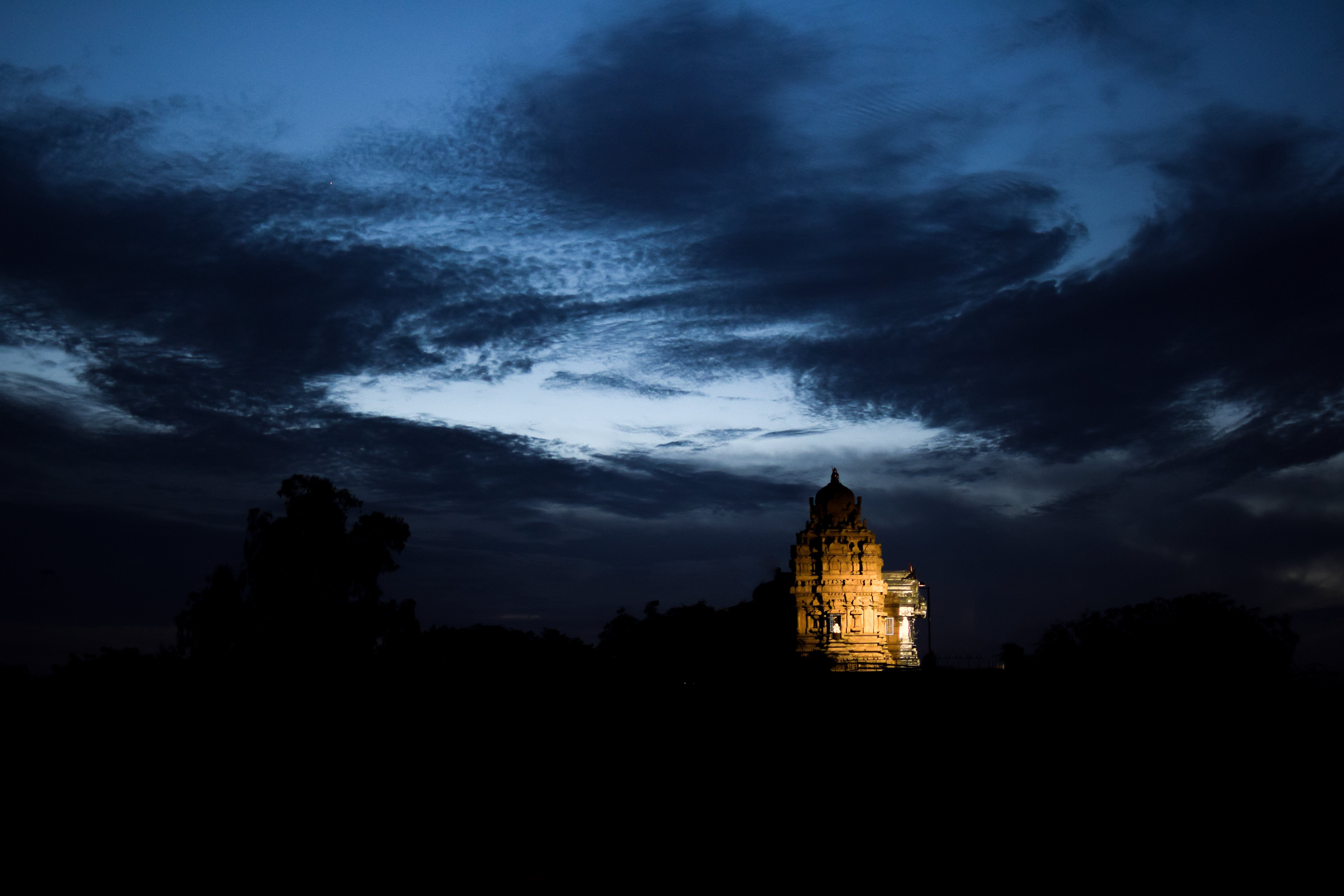 india temple new delhi sky wallpaper and background
