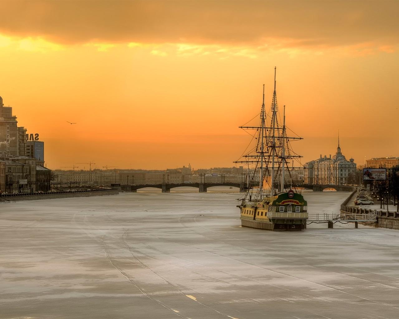 Wallpaper St. Petersburg, Russia, morning, city, river, boat, house