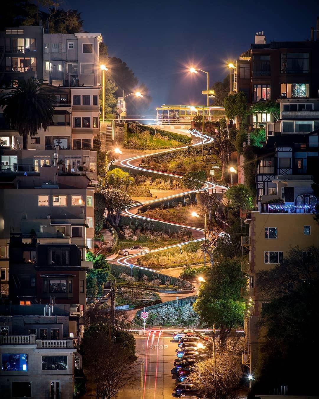 Beautiful night view of Lombard Street San Francisco 1080x1350