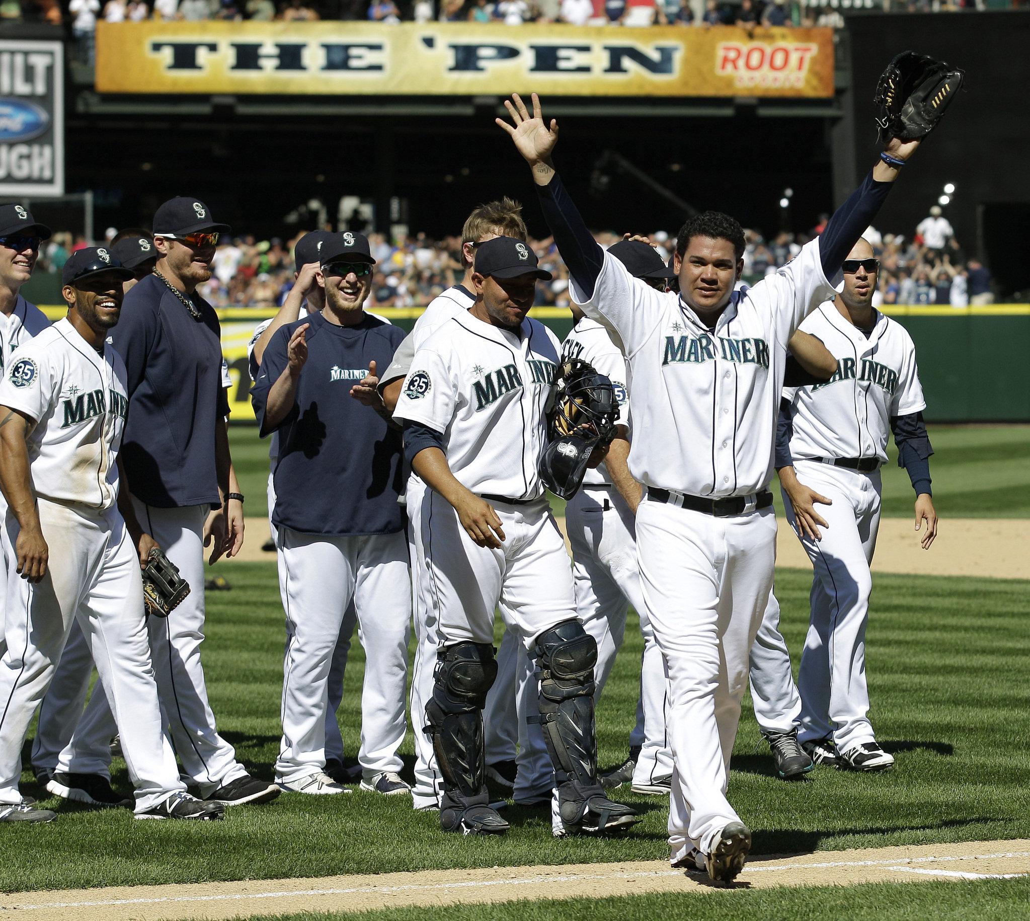 Seattle's Felix Hernandez Dazzles With 1 0 Perfect Game Triumph Over