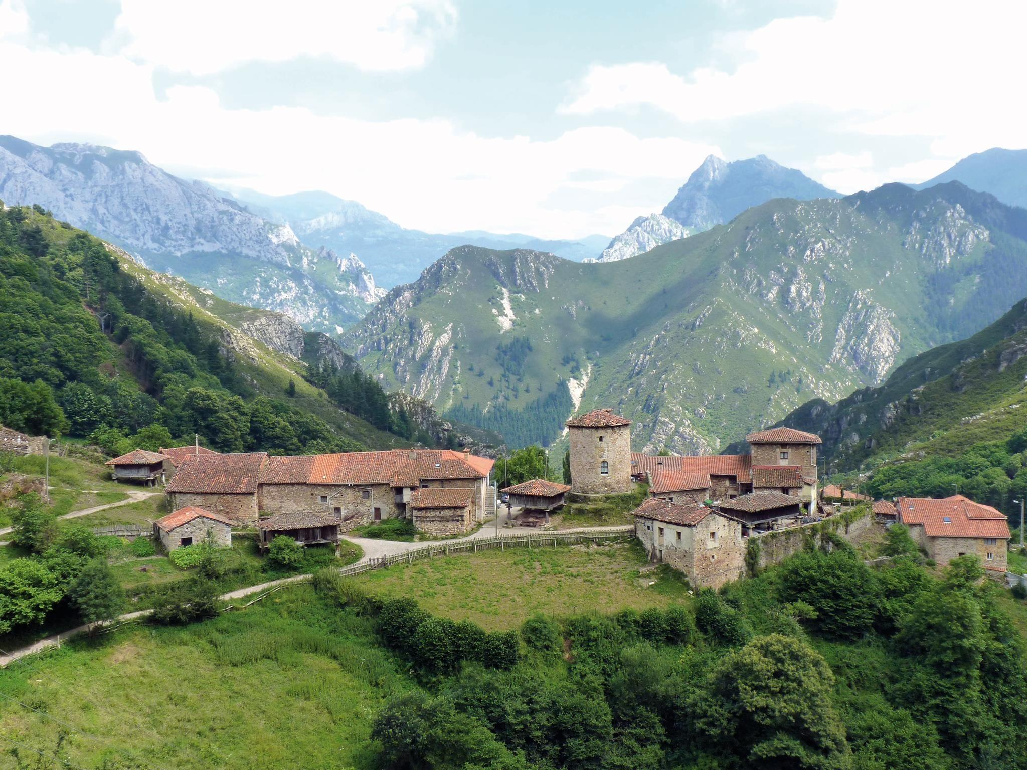 The tiny village of Banduxu in Proaza (Asturias Spain) 2048x1536