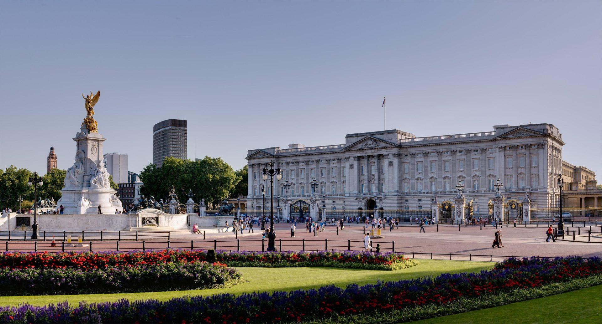 Download Buckingham Palace HD wallpaper 2 [1920x1035]
