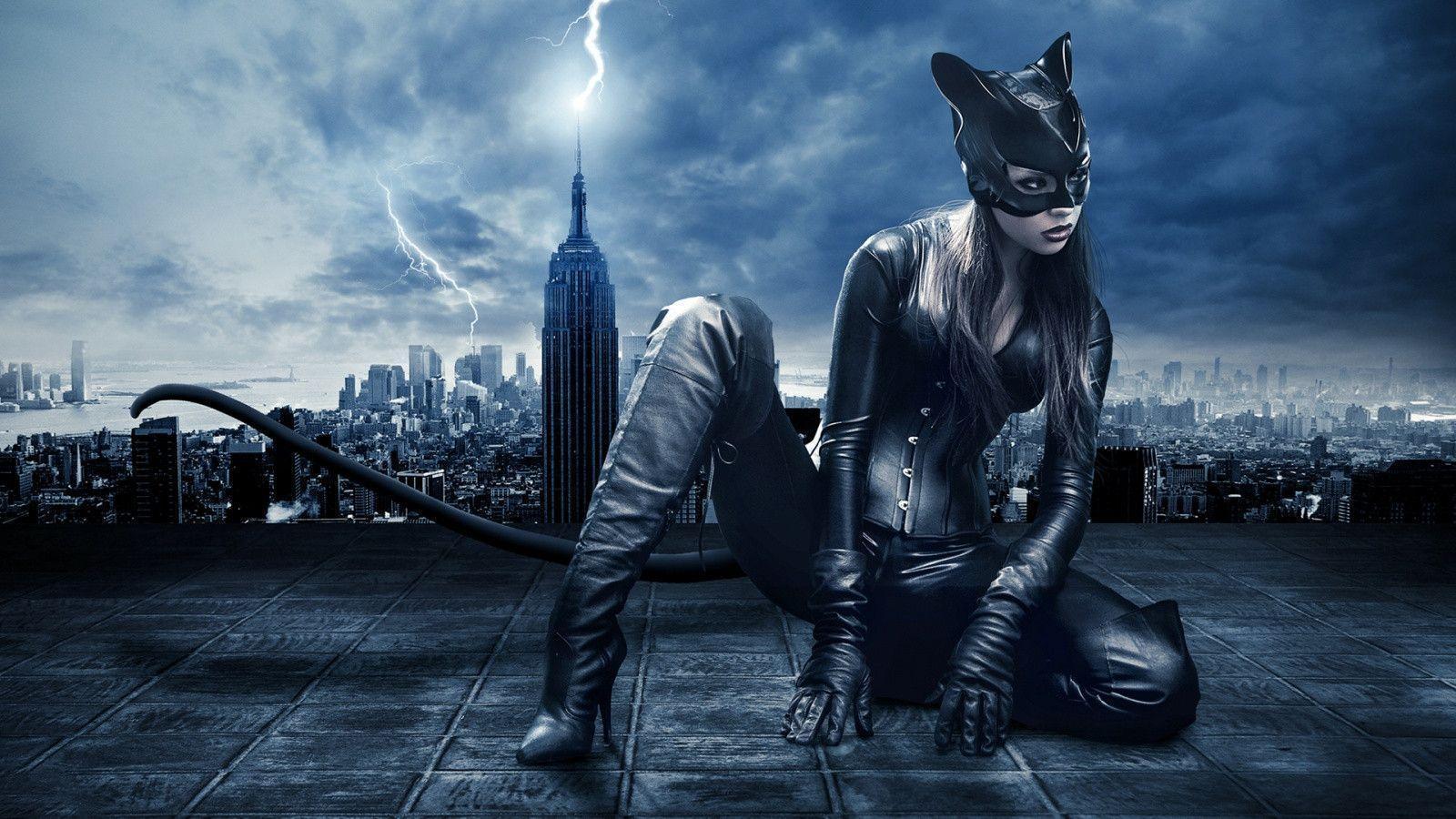 Catwoman art Wallpaper