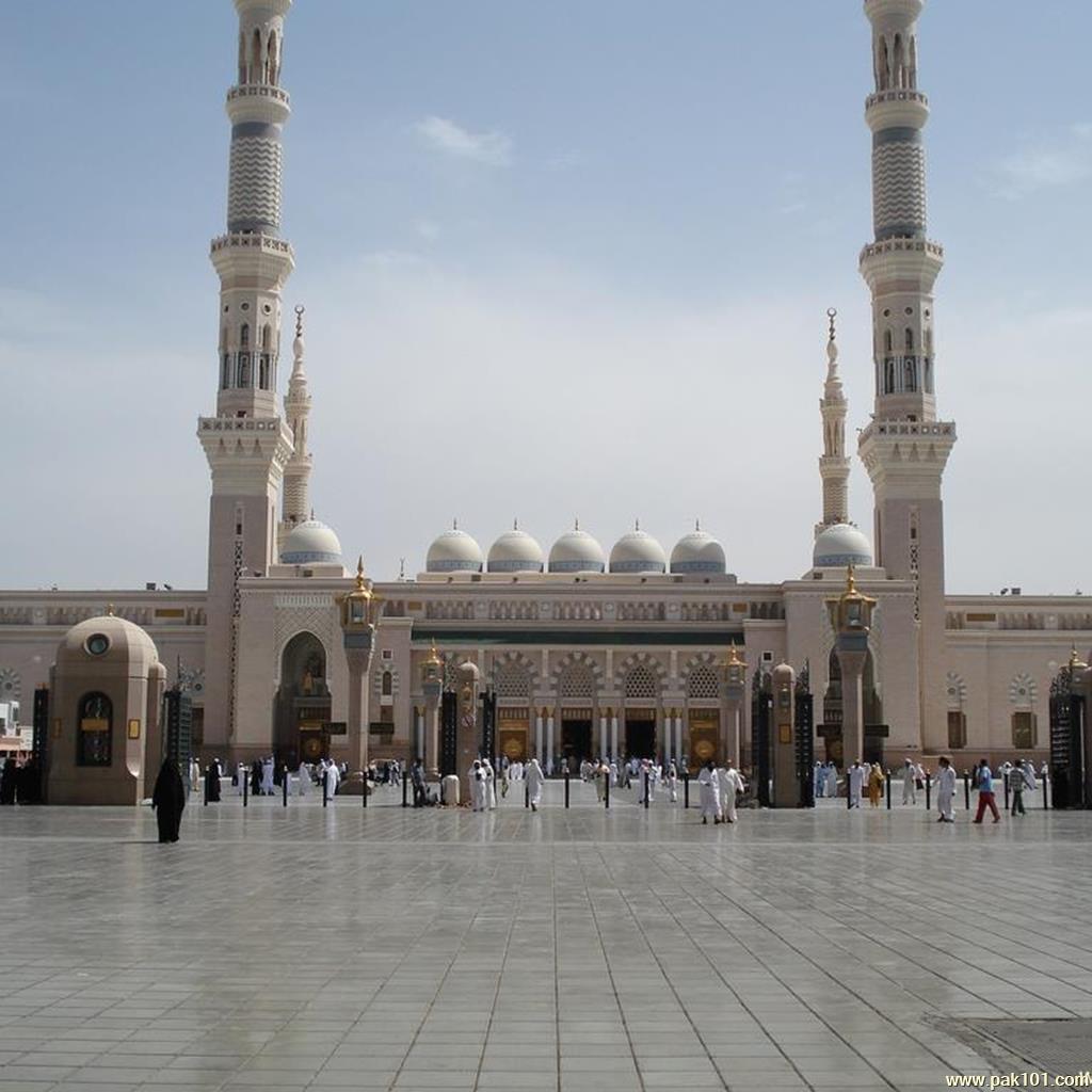 Wallpaper > Islamic > Masjid Al Nabawi in Madinah Arabia