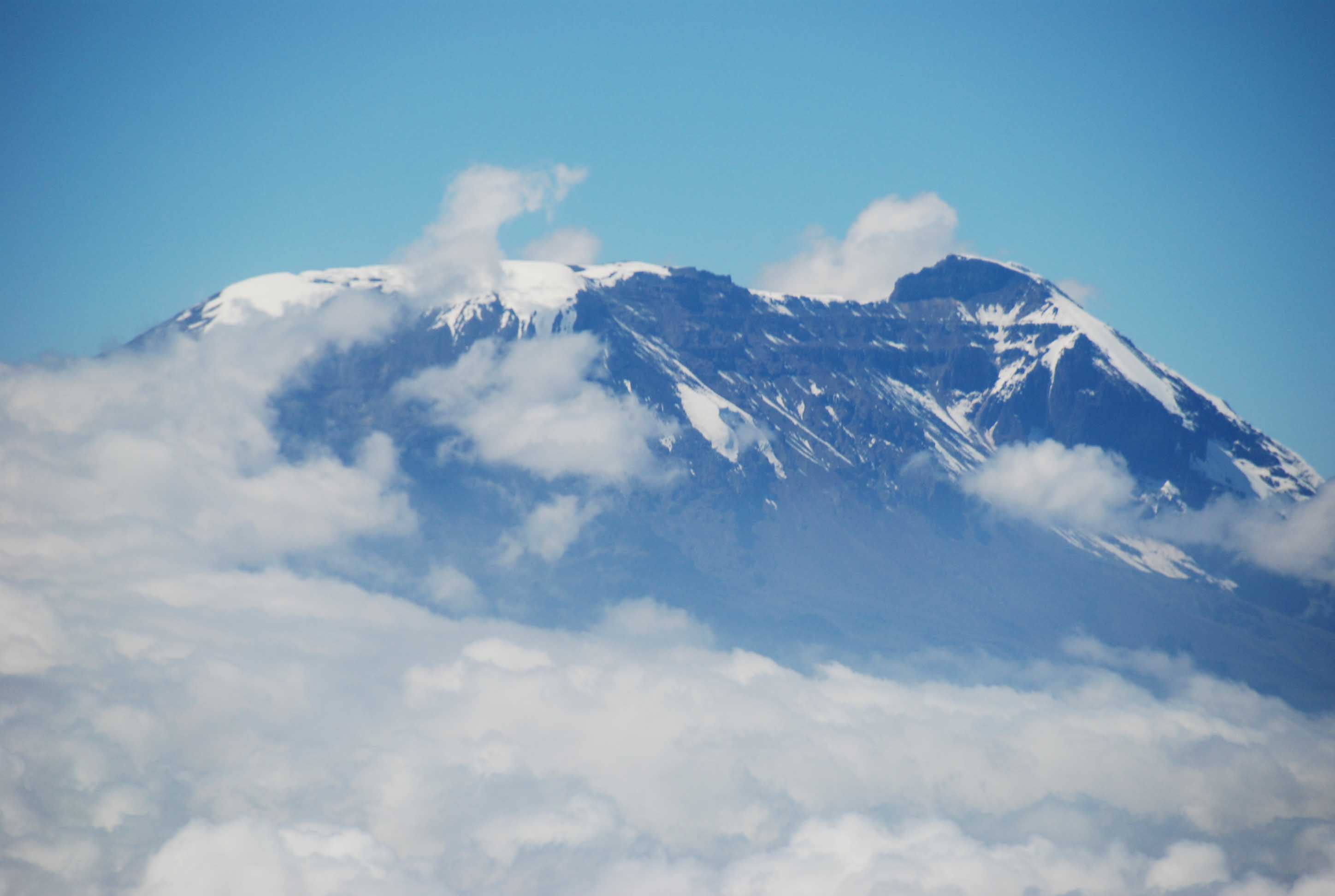 Mount Kilimanjaro and Clouds Wallpaper HD Wallpaper