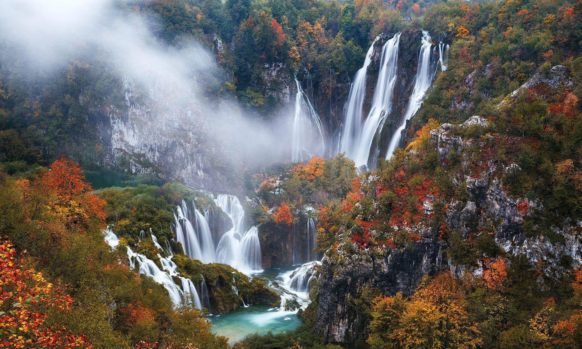Plitvice Lakes National Park in Autumn Full HD Wallpaper