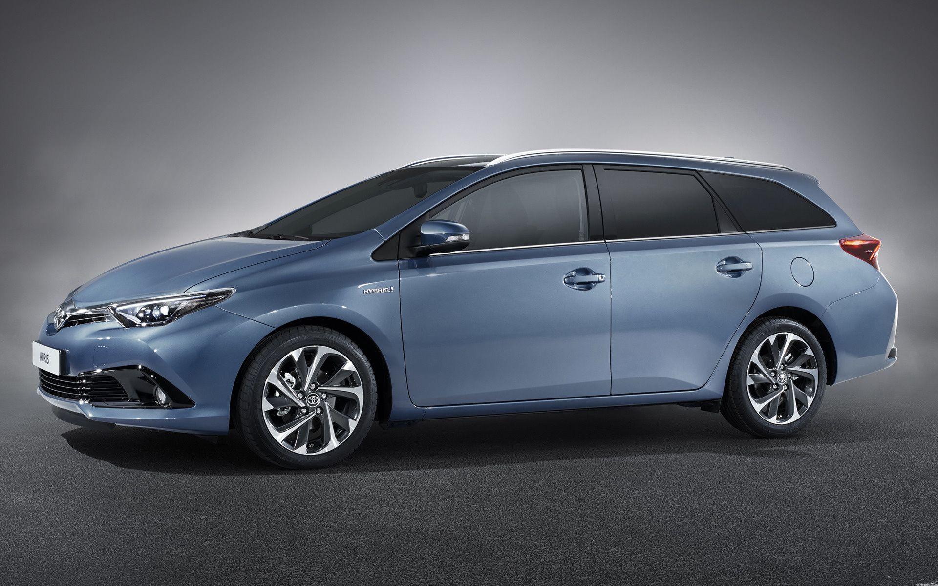 Toyota Auris Touring Sports Hybrid (2015) Wallpaper and HD Image