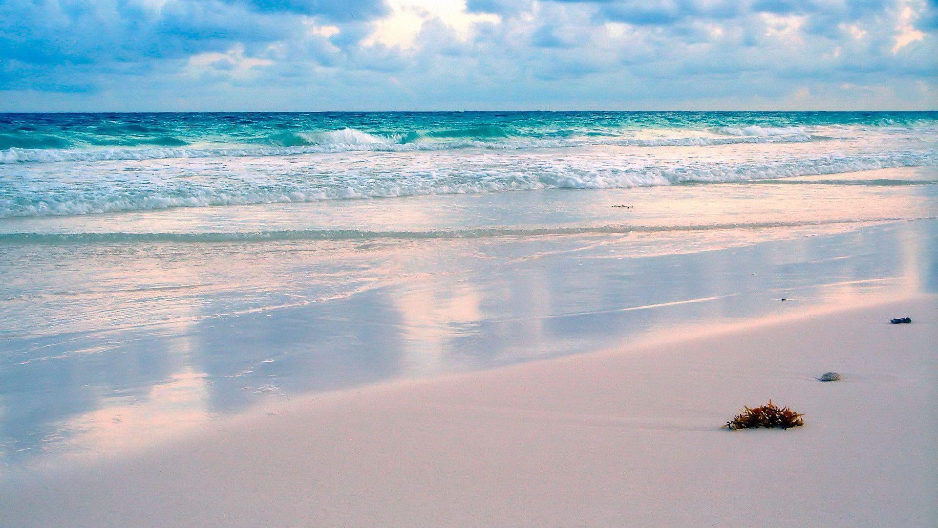 White sand of beach / 1920 x 1080 / Water / Photography. MIRIADNA