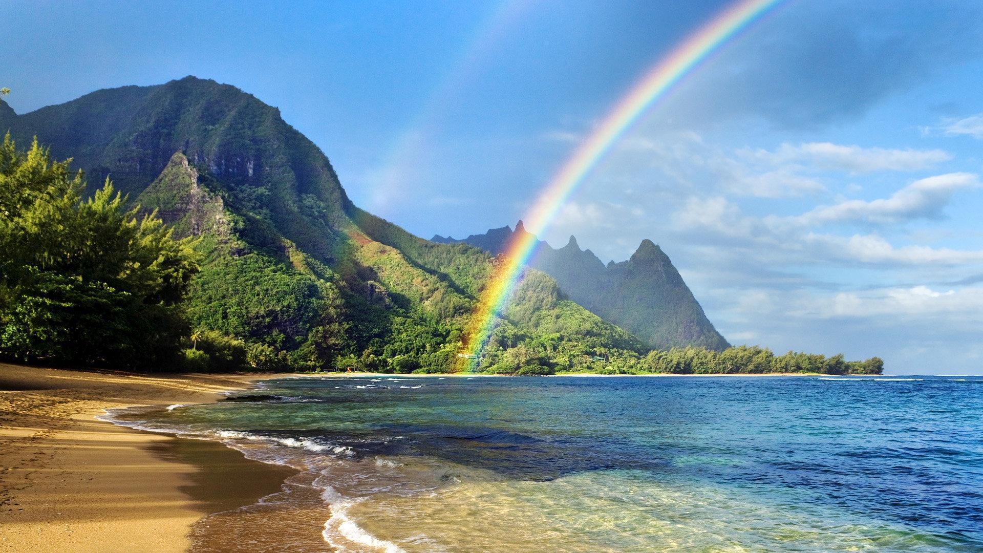 HD Glorious Rainbow On Hawaiian Beach Wallpaper