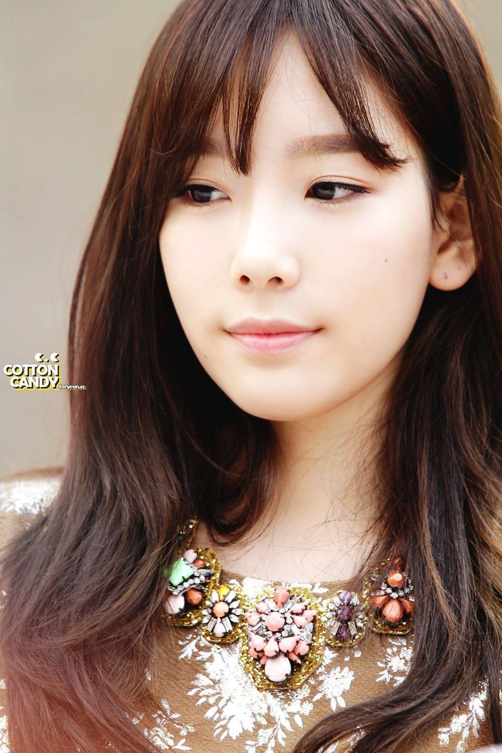 Lotte Fansign Taeyeon (SNSD) Photo