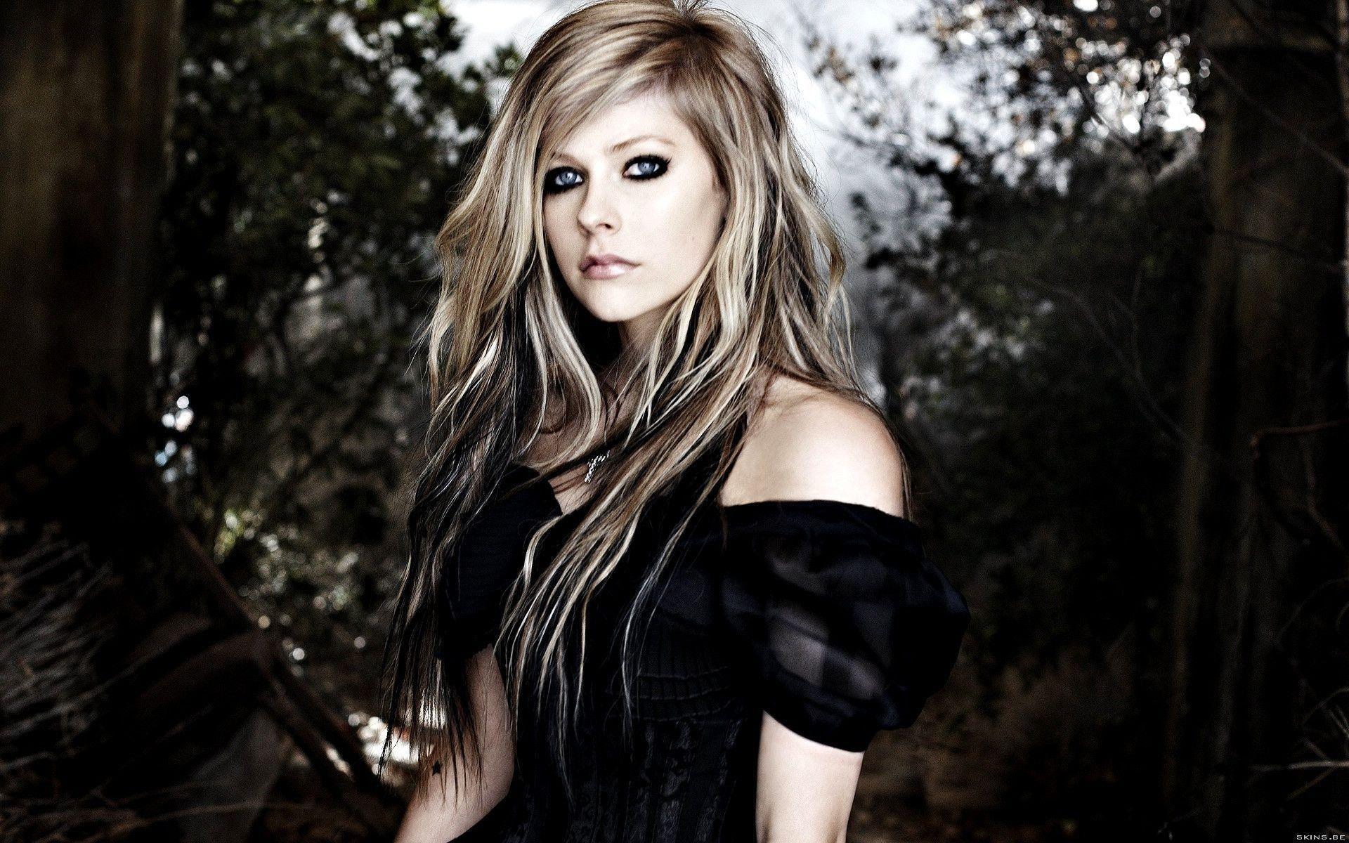Avril Lavigne Wallpapers - Wallpaper Cave