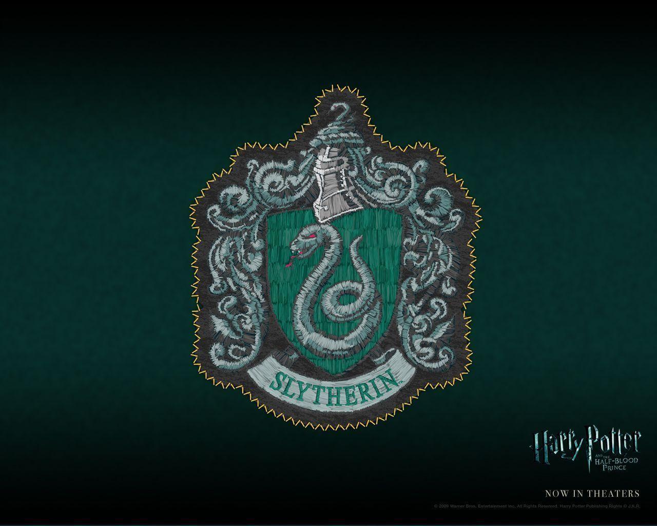 image For > Hogwarts Crest Wallpaper Slytherin