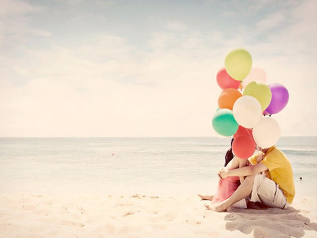 Cute Balloons Love Wallpaper