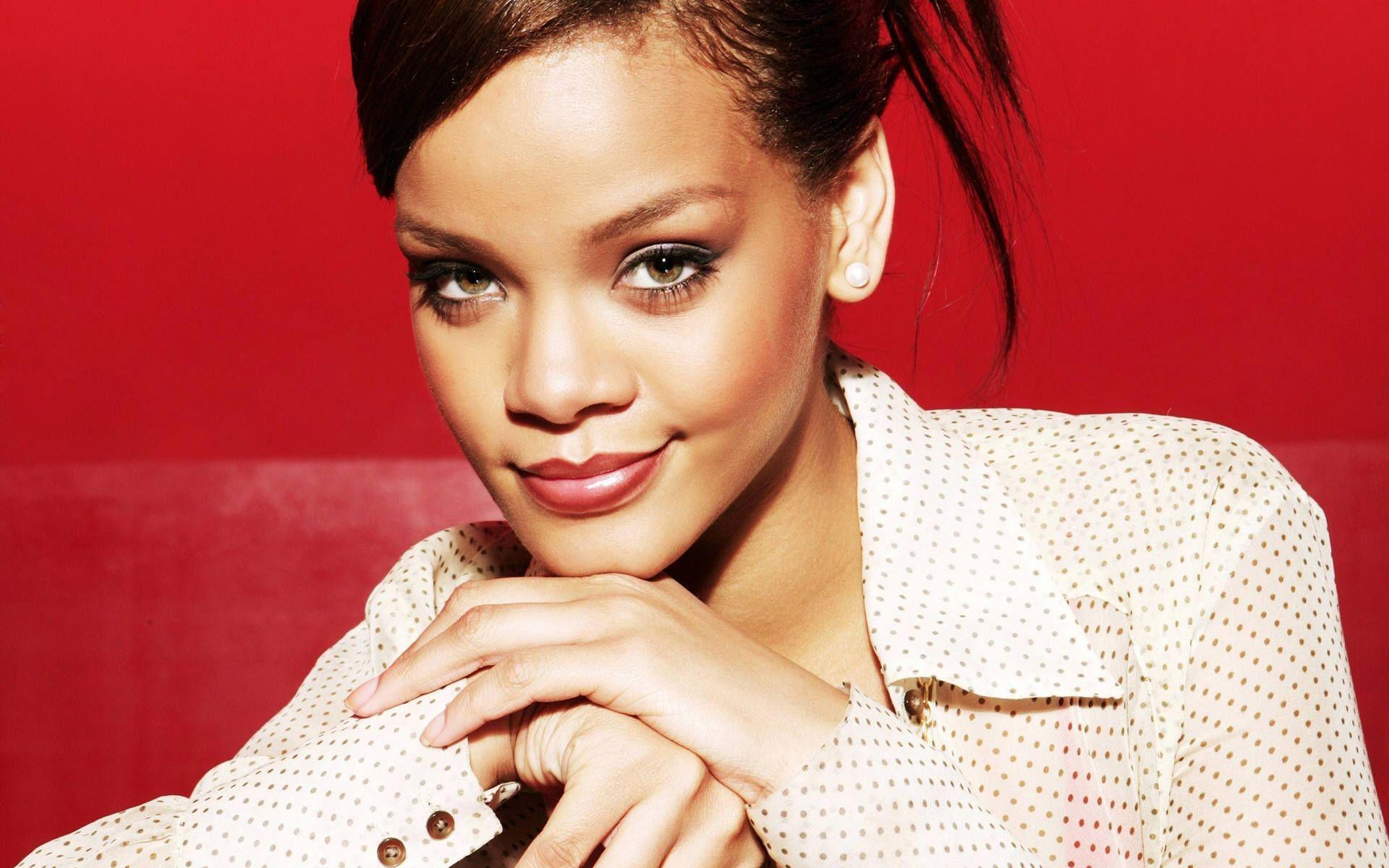 Rihanna Wallpaper 39651 in Celebrities F