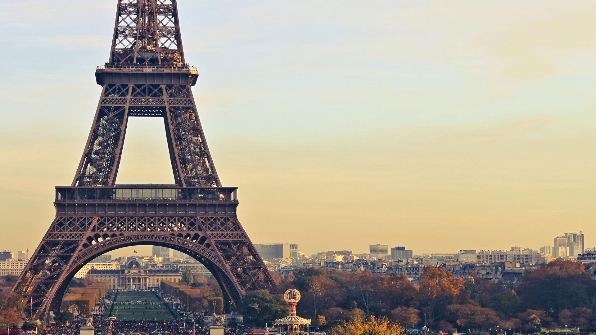 Eiffel Tower Paris Full HD Background Wallpaper