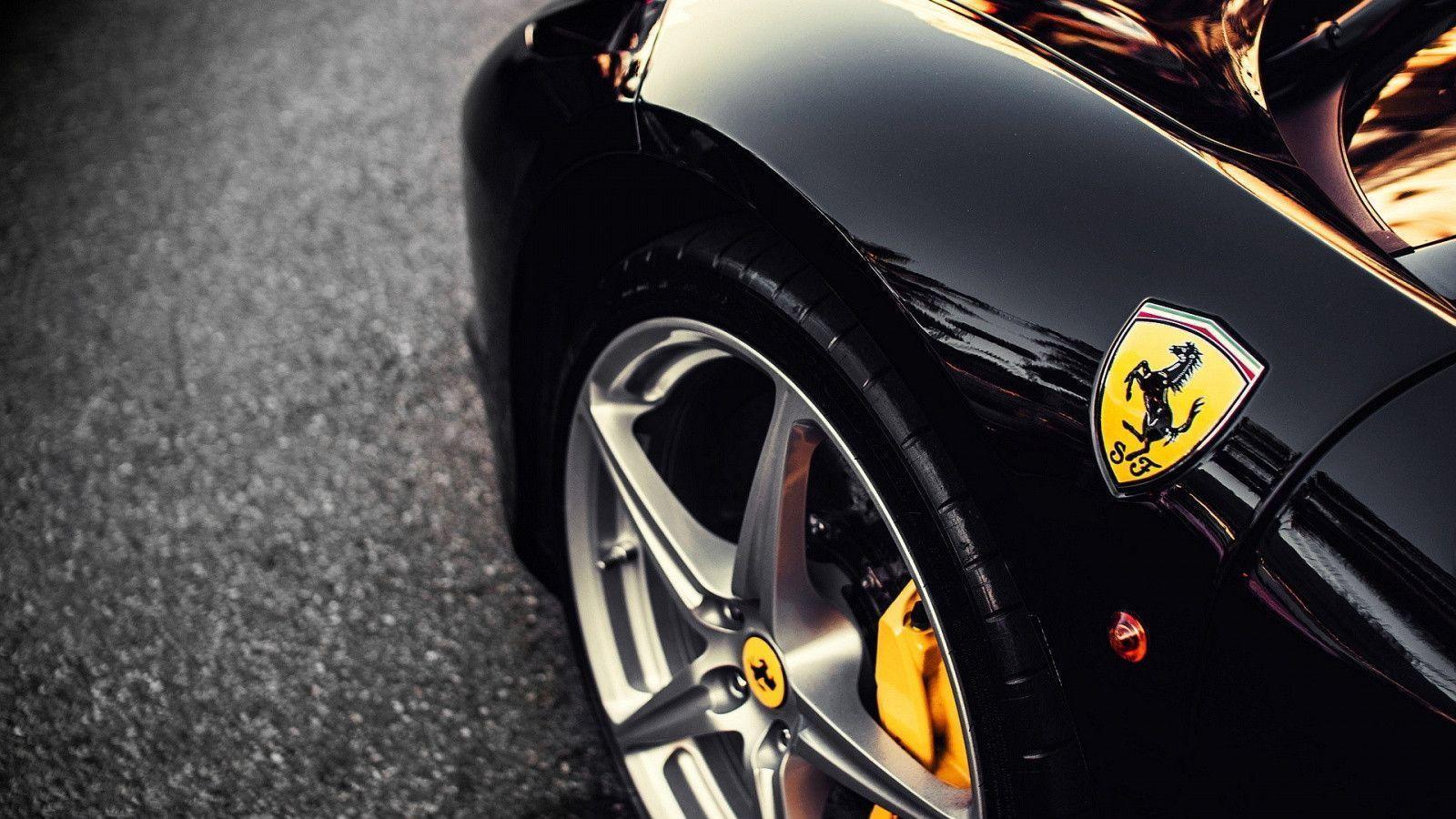 Ferrari badge Wallpaper