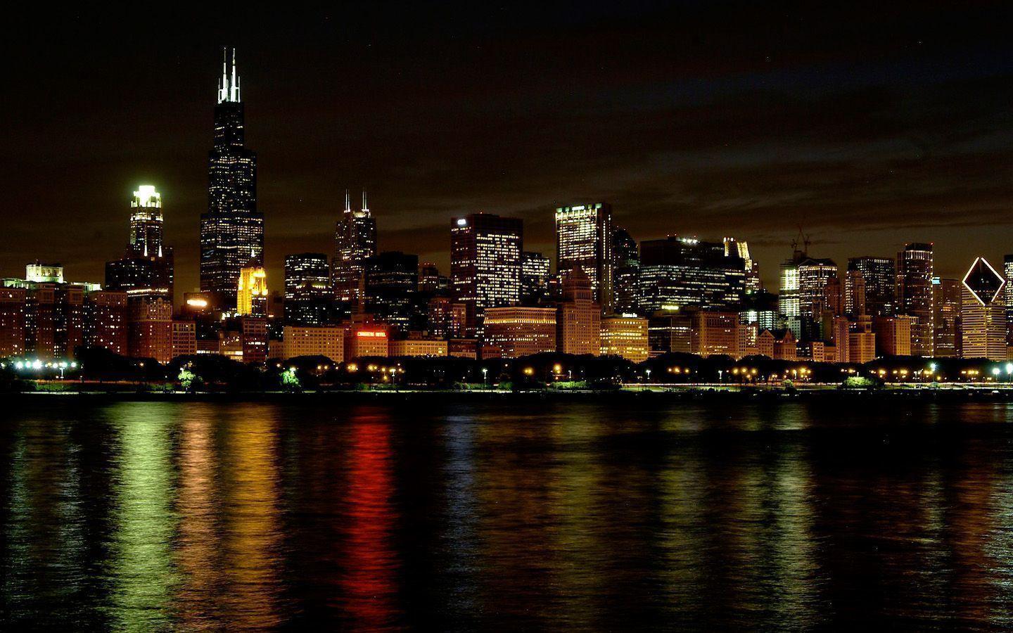 Chicago Skyline Reflection wallpaper