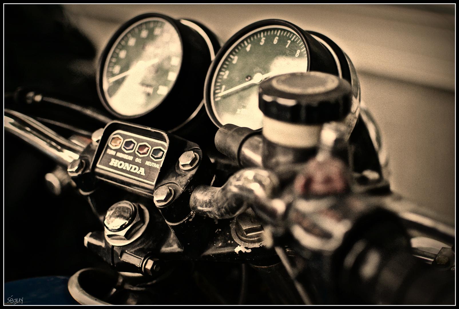 Vintage HD Wallpaper Honda Motorcycle Background