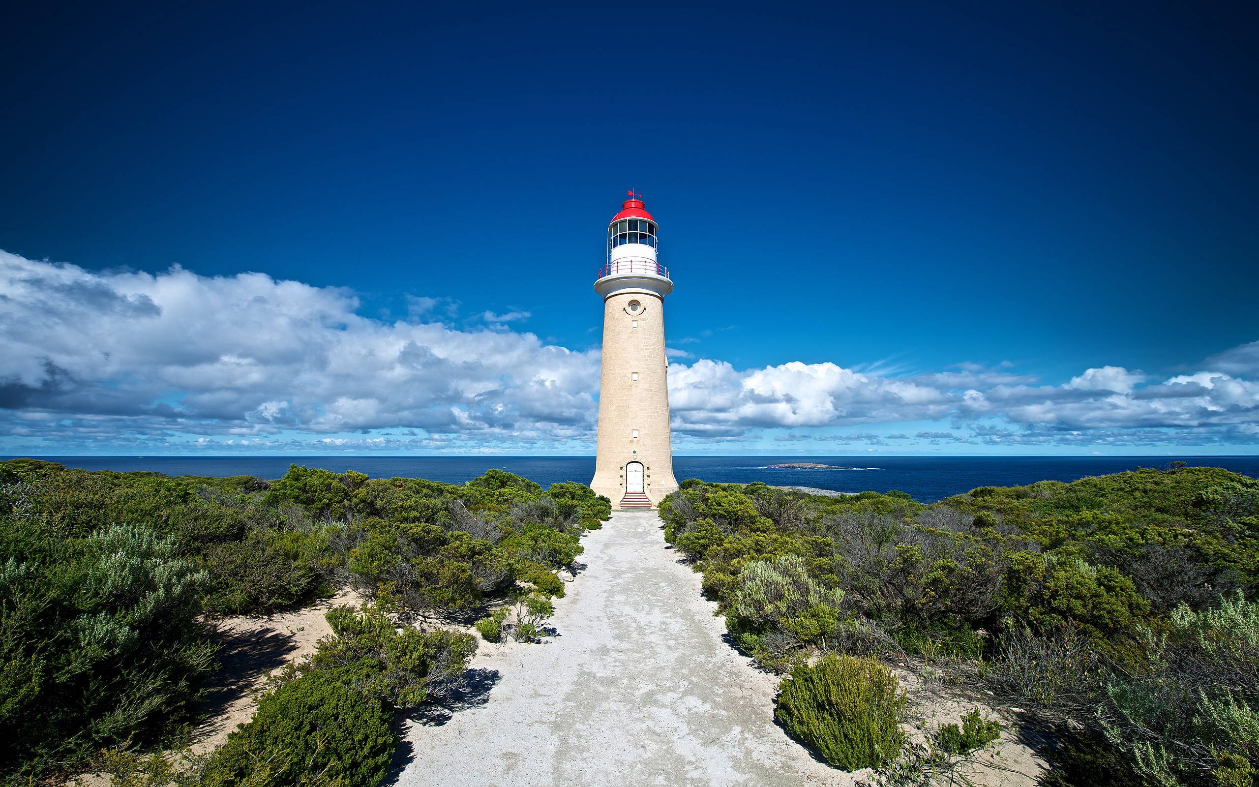 Lighthouse Island Wallpaper