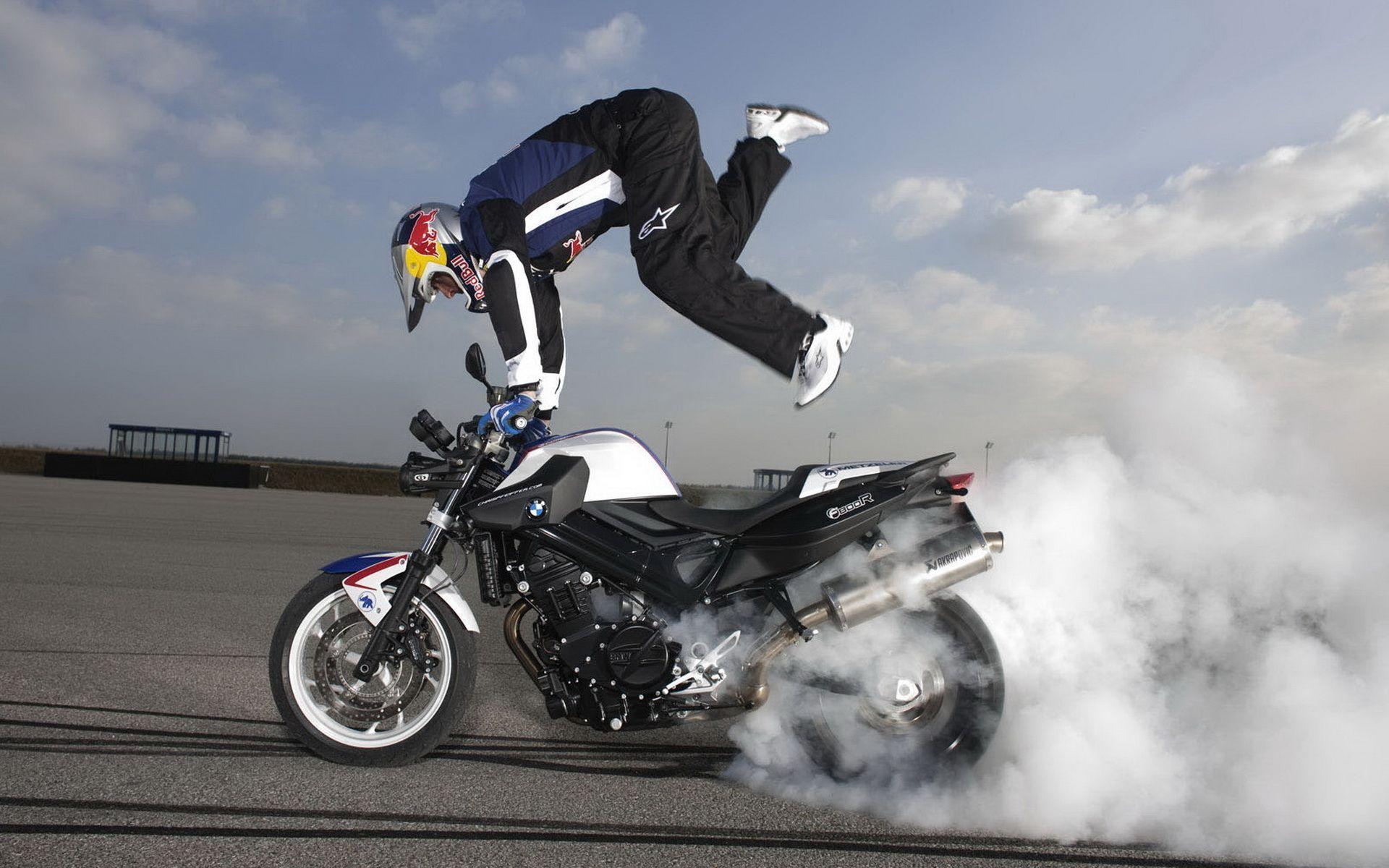 BMW F 800 R drawing stunts wallpaper and image