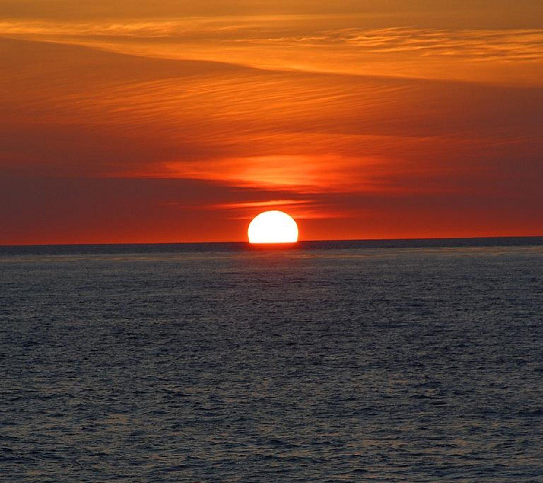 Free Sunset On The Ocean Background 1800x1600 Background. Twitter