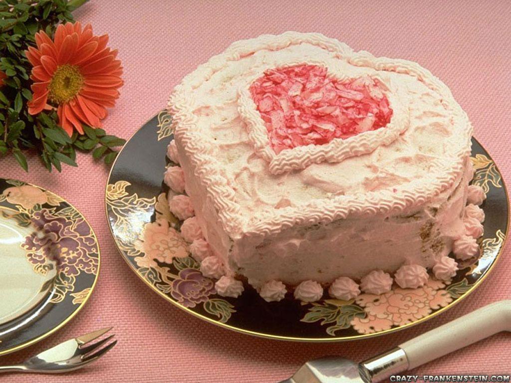 Wallpaper For > Birthday Cake In Heart Shape Wallpaper