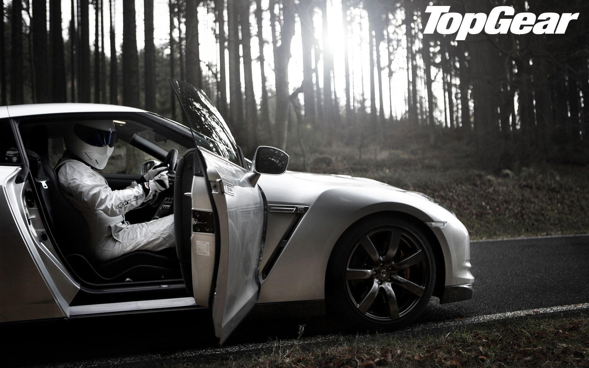 This Week&;s Wallpaper: The Nissan GT R Top Gear