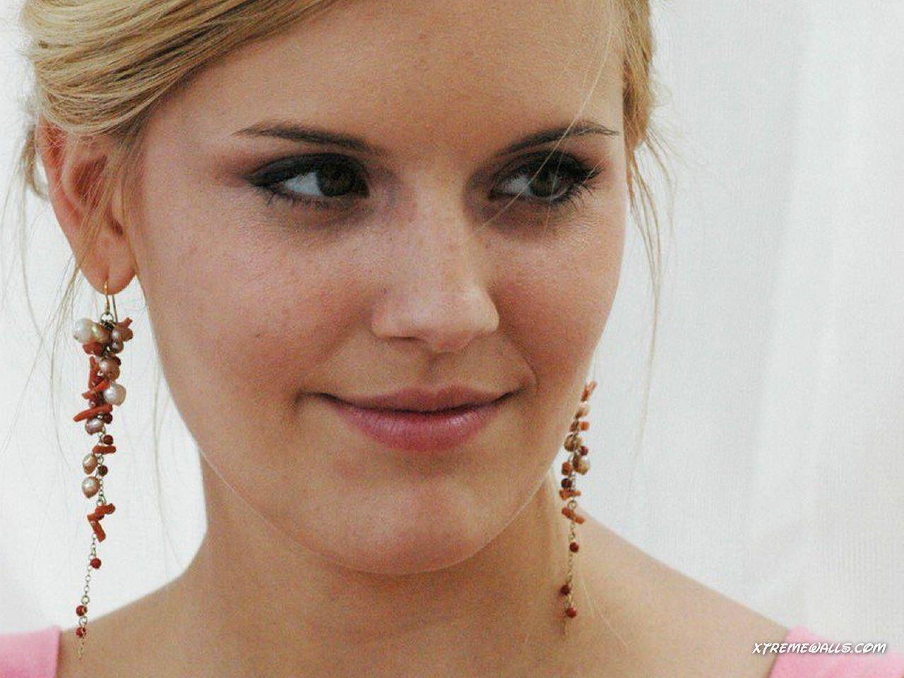 Maggie Grace 1280x960 Wallpaper (High Resolution Picture)