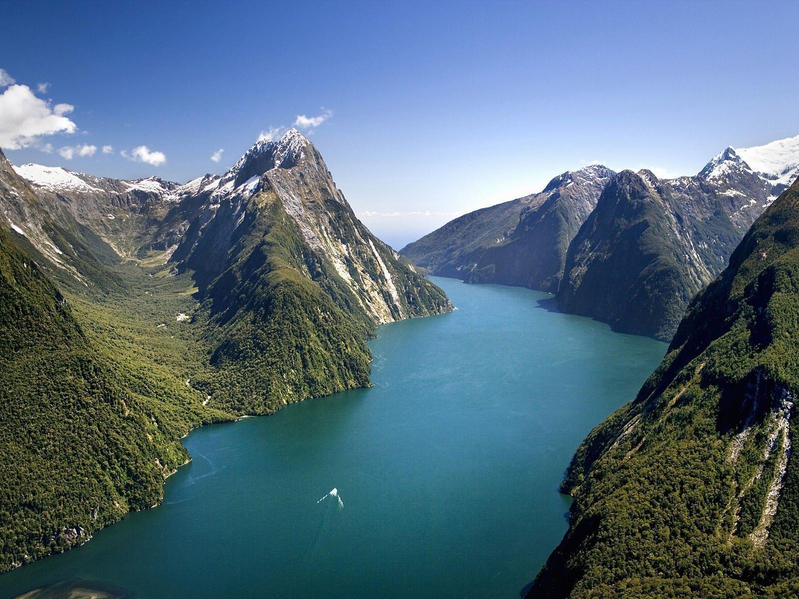 Milford Sound 8201 HD Wallpaper Picture. Top