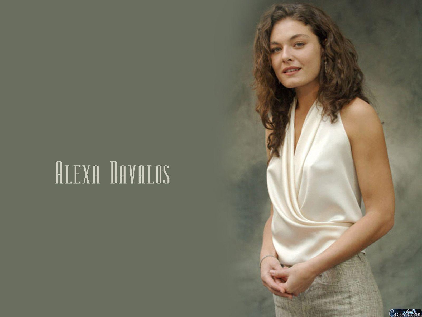Полностью Обнаженная Алекса Давалос – Праздник Любви 2007