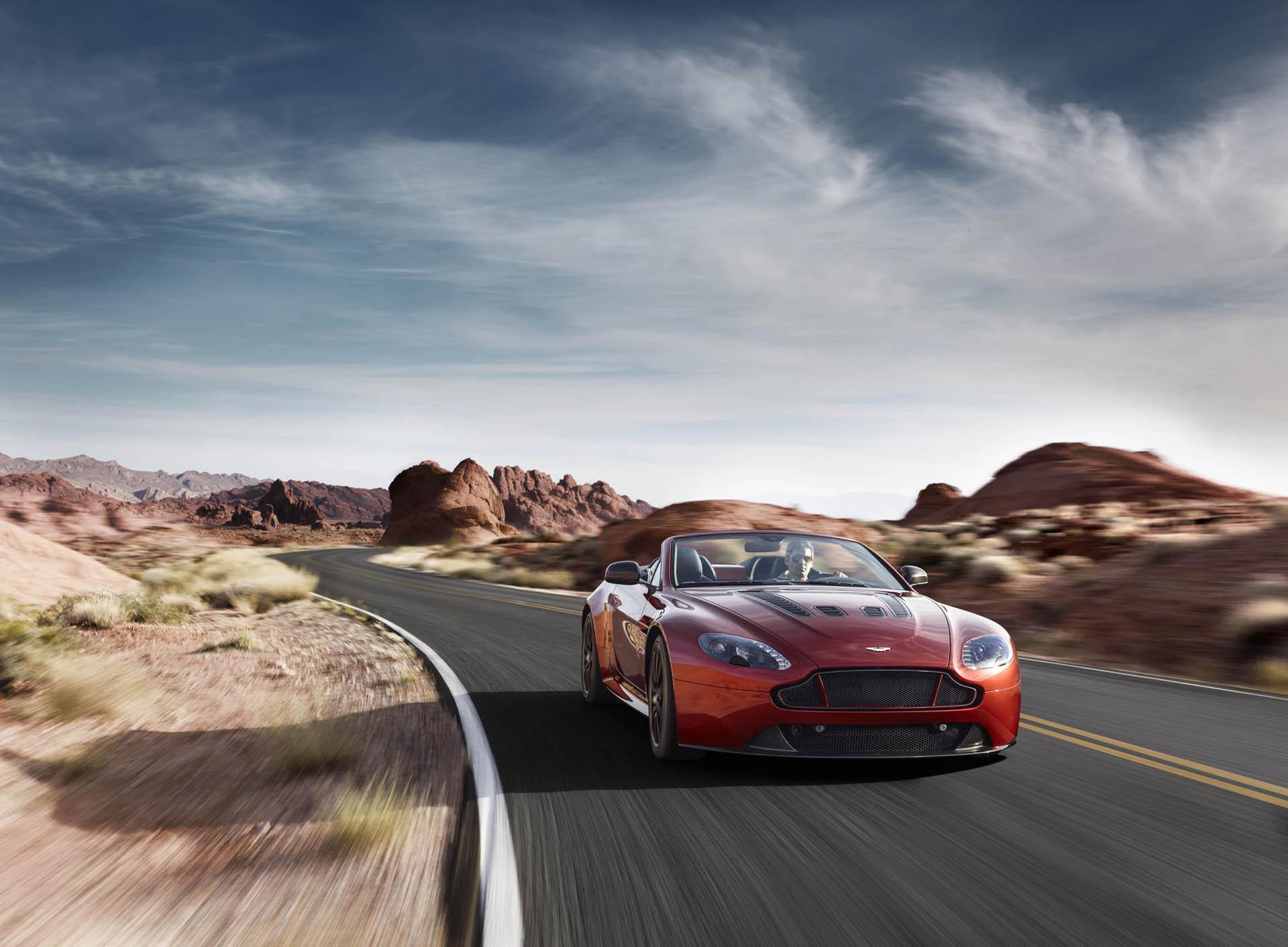 Aston Martin Vanquish 2015 Wallpaper