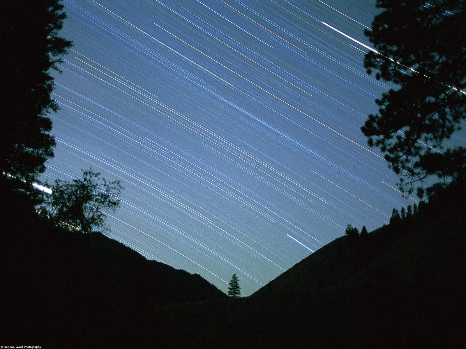 Shooting stars on sky free desktop background wallpaper image