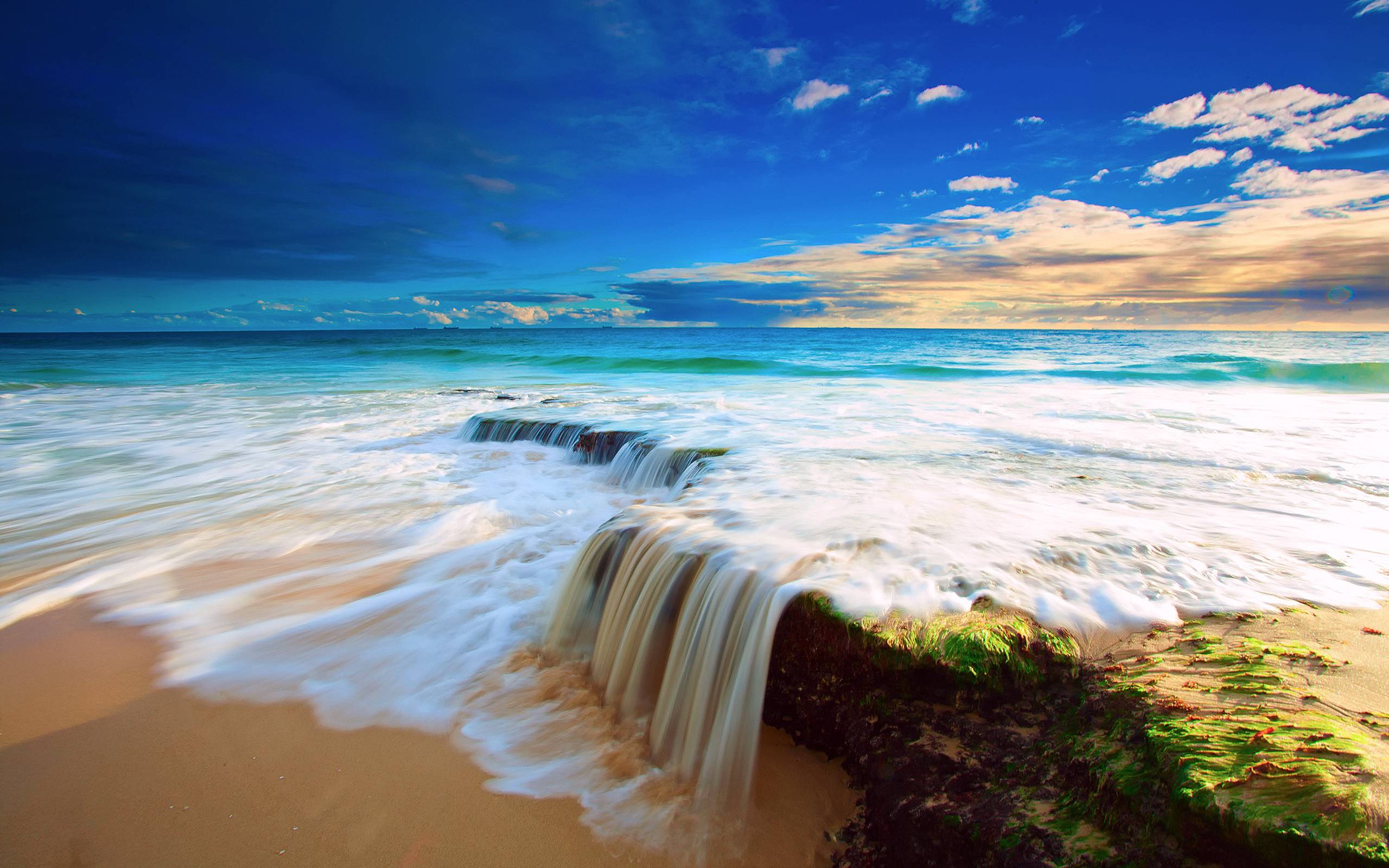Ocean Of Waterfalls Desktop Free HD Wallpaper