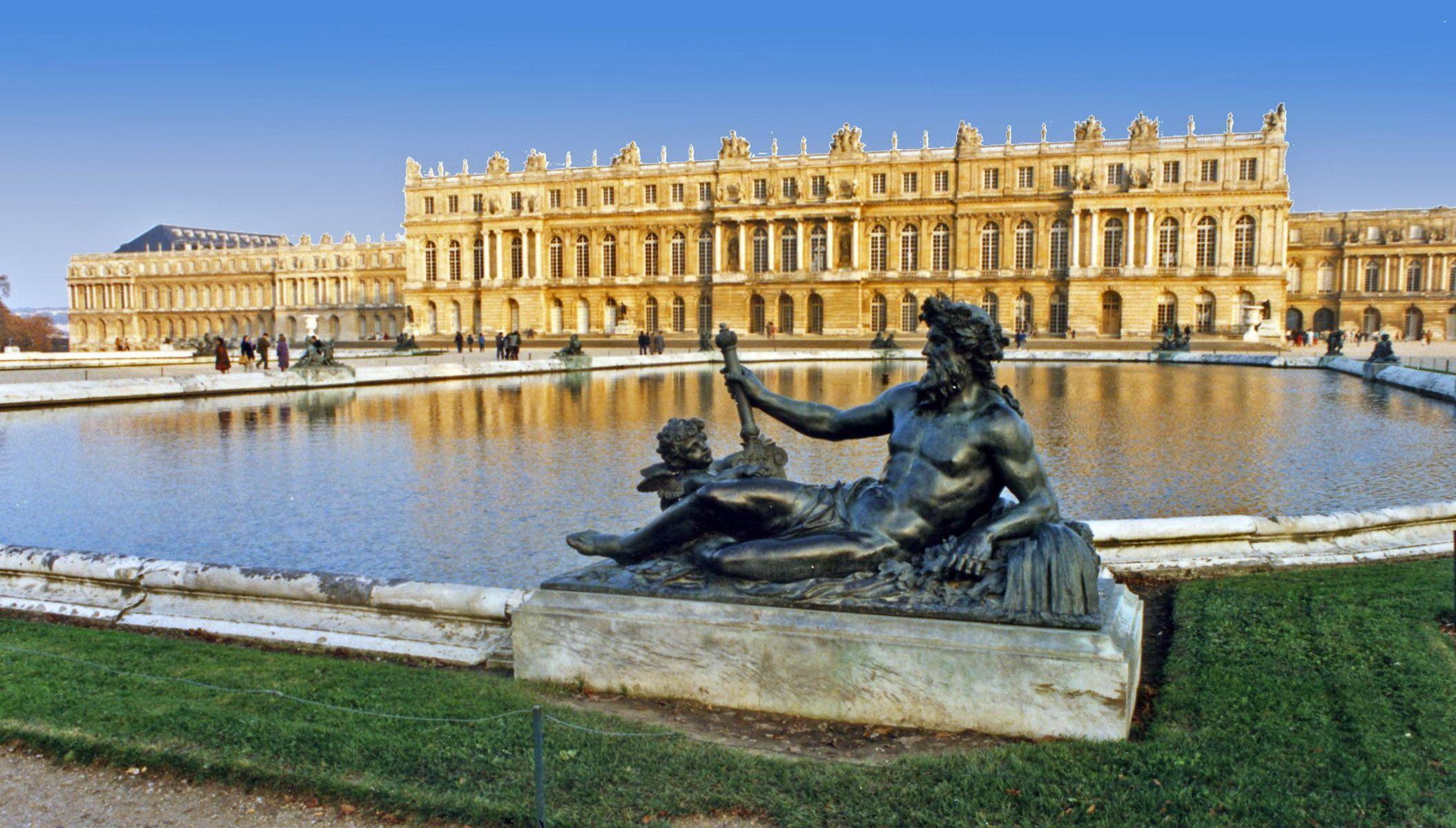 Neptune and the palace of versailles in france HD wallpaper Stock