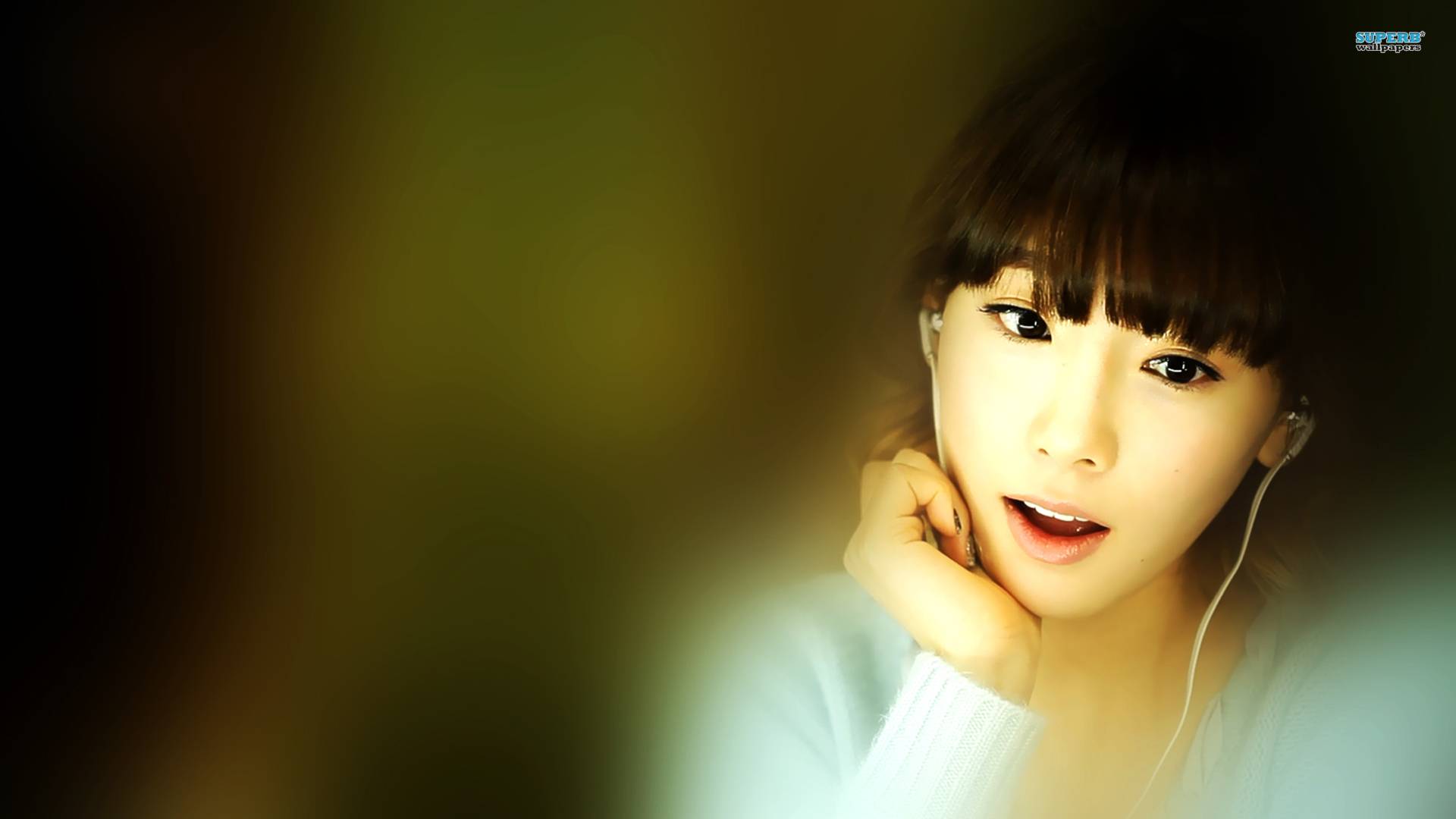 Taeyeon Wallpaper HD Android Application