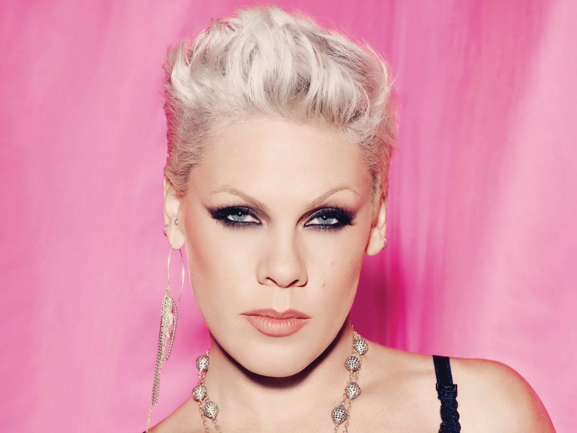 pink singer, iPhone Wallpaper, Facebook Cover, Twitter Cover, HD