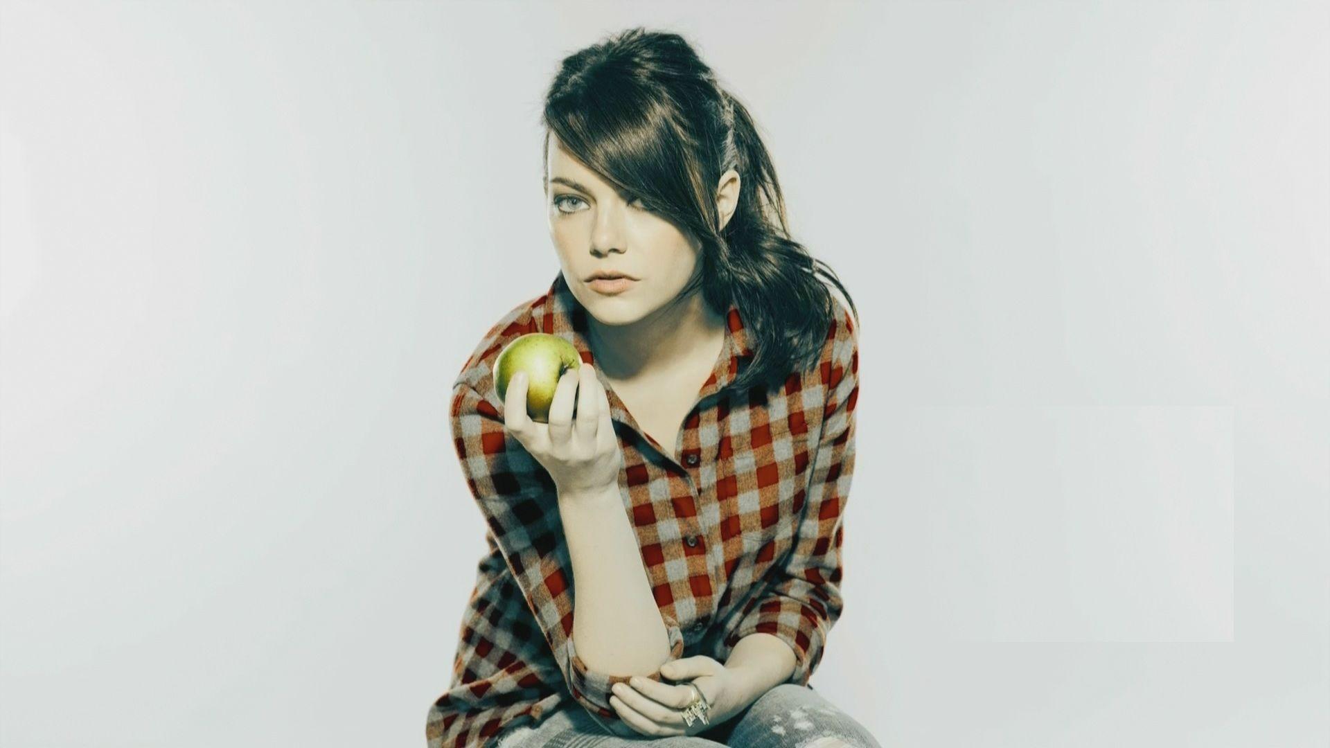 Emma Stone with an Apple Wallpaper