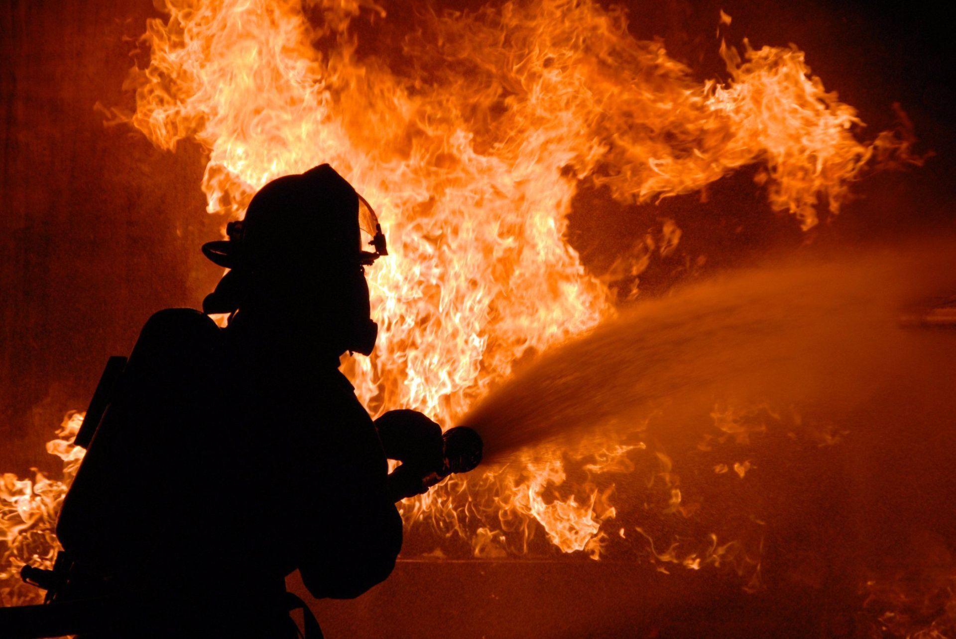 image For > Firefighter Computer Background