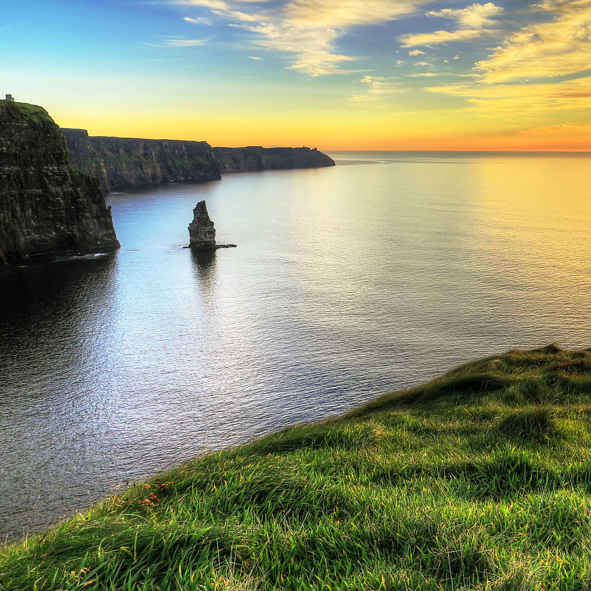Cliffs Of Moher Ireland / HD iPad Wallpaper
