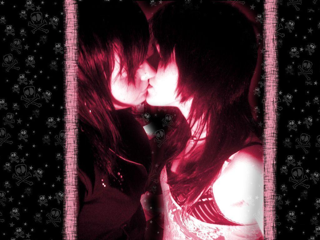 Emo Kiss Love Wallpaper