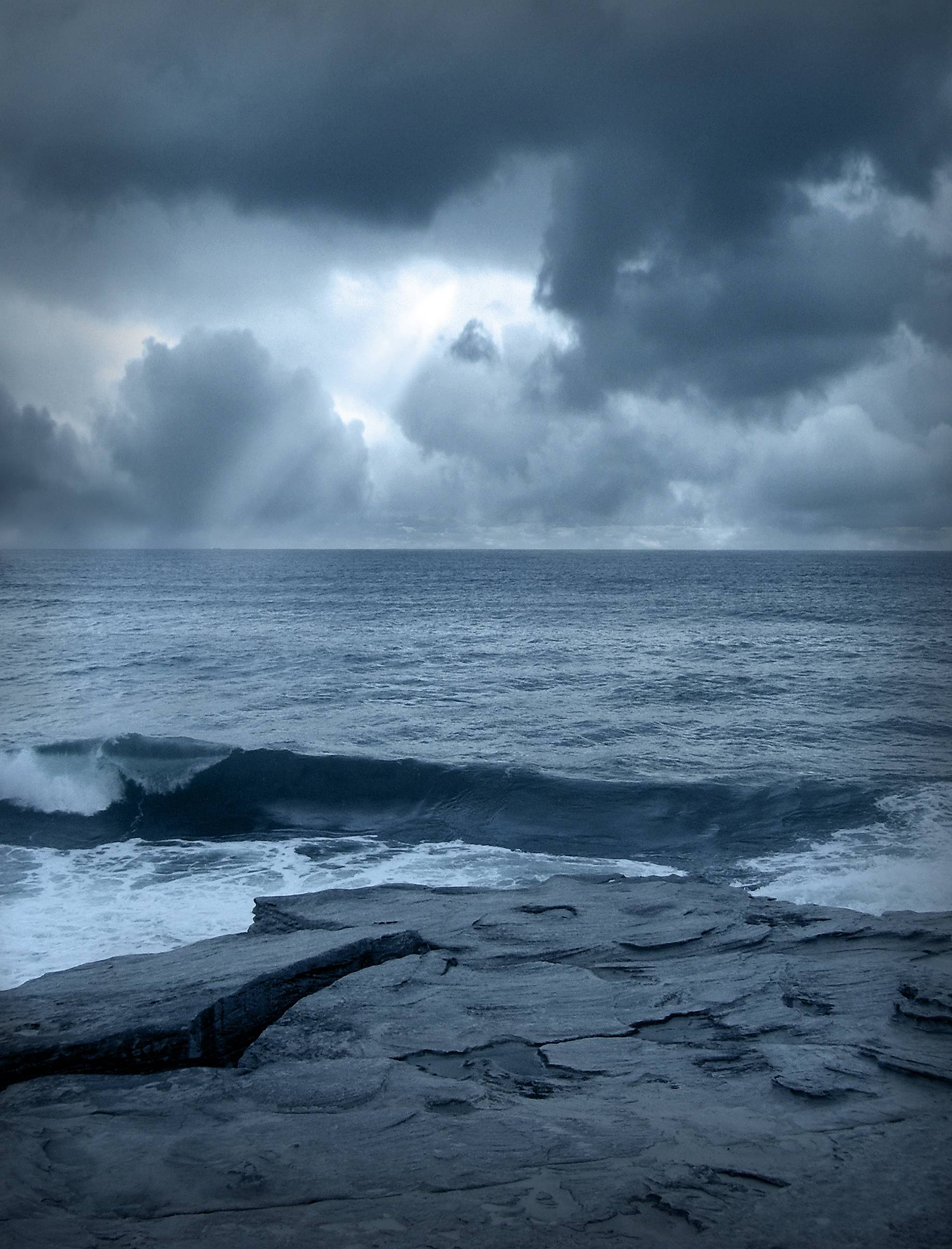 Wallpaper For > Stormy Ocean iPhone 5 Wallpaper