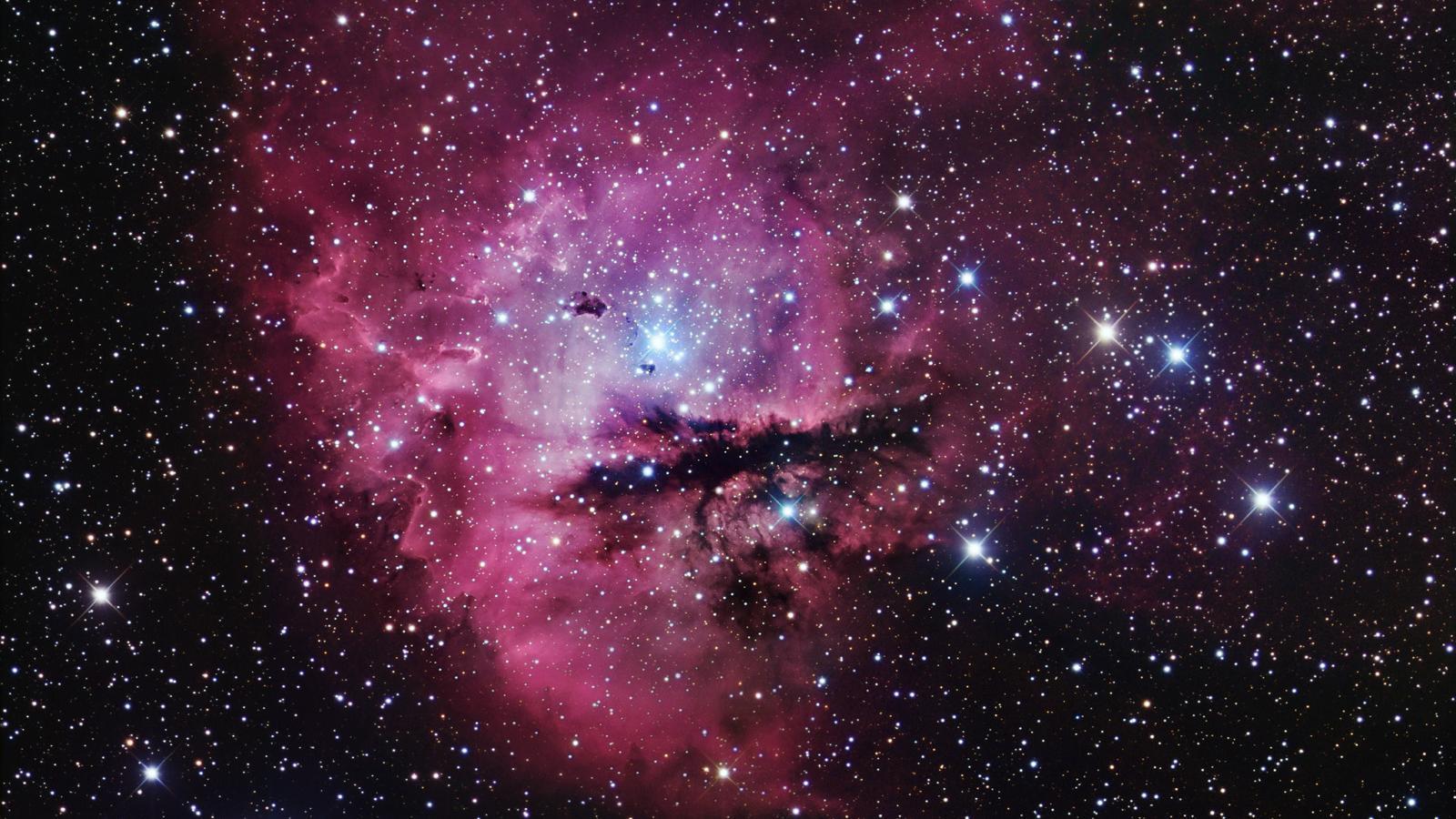 Nebula NGC 281 desktop wallpaper